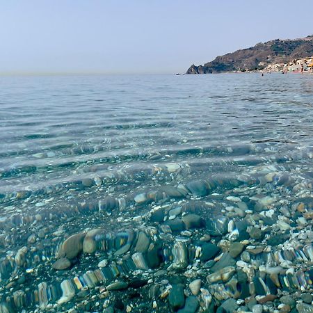 B&B Miroca Сант-Алессио-Сикуло Экстерьер фото